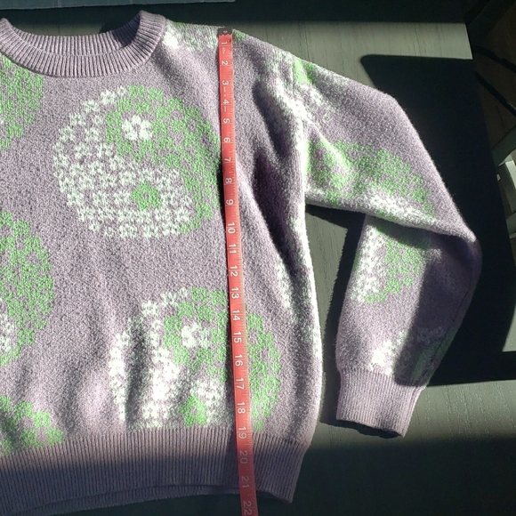 Floral Yin Yang Patterned Women's Sweater - Picture 5 of 7